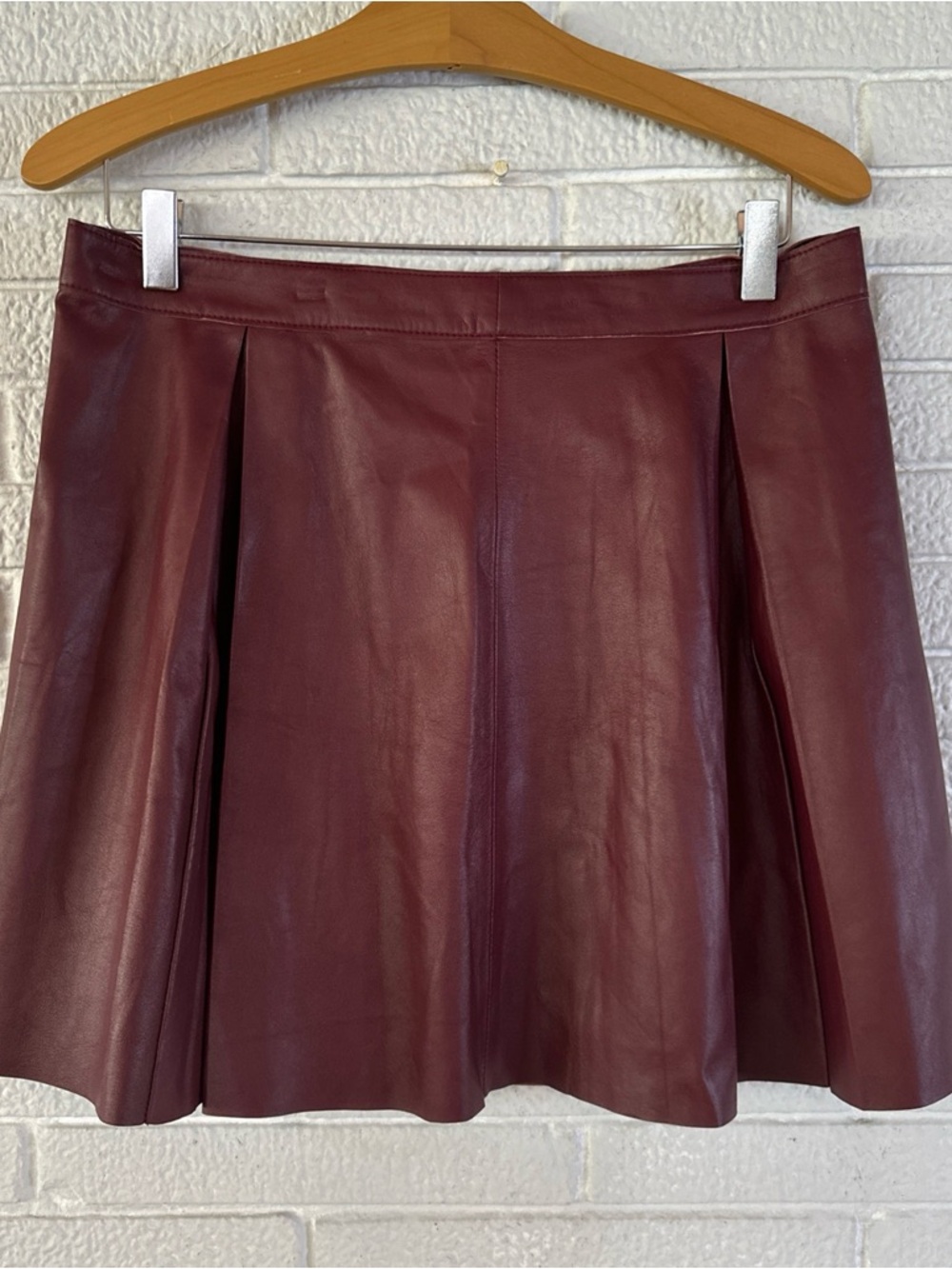 Susana Monaco lamb skin Leather Pleated Skirt - Burgundy 10